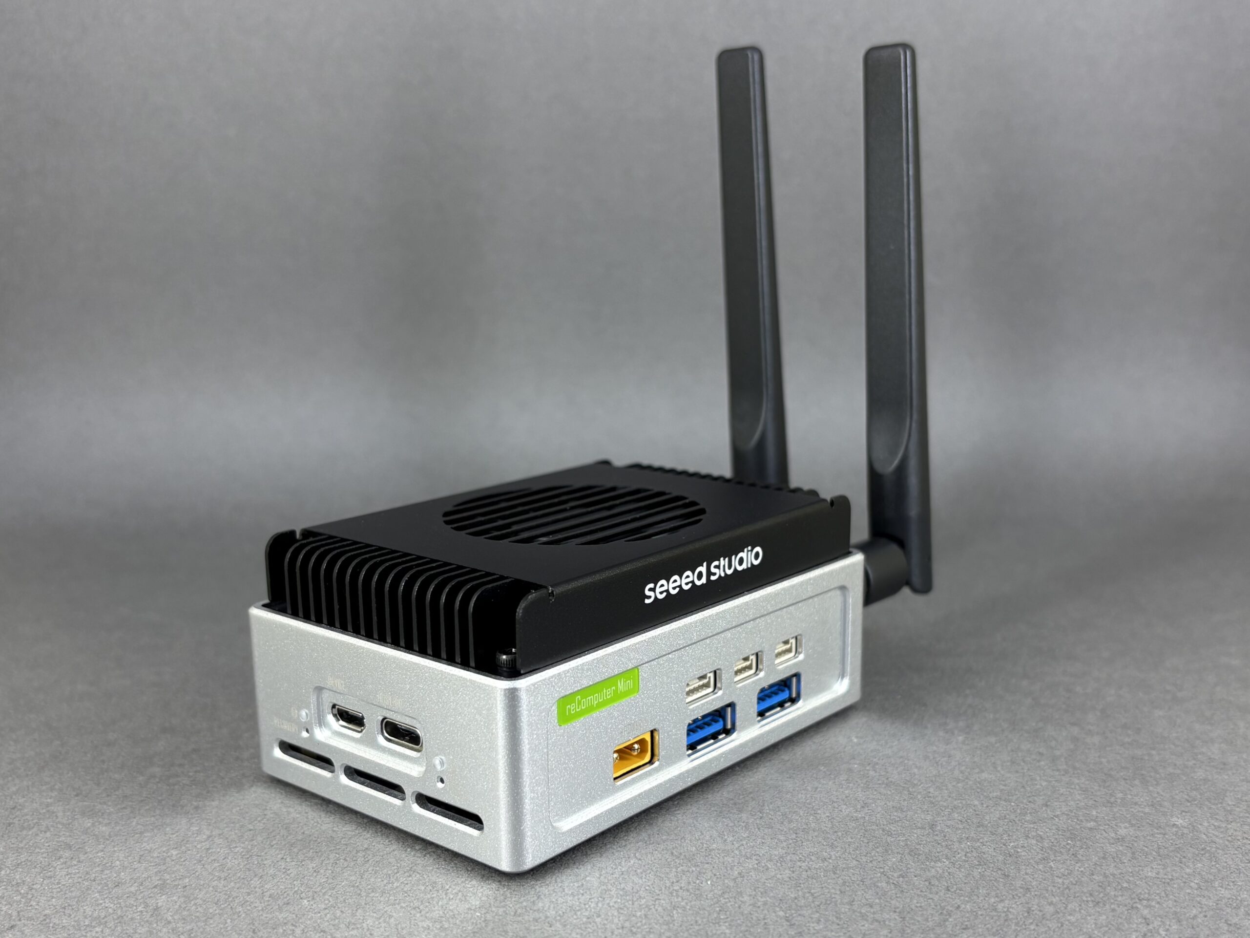 【現貨】reComputer Mini J4012 (安裝Jetson Orin NX 16 GB運算模組+128GB SSD)